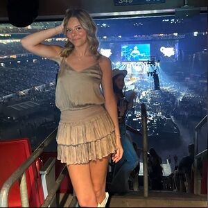 Meet your Posher, Olivia